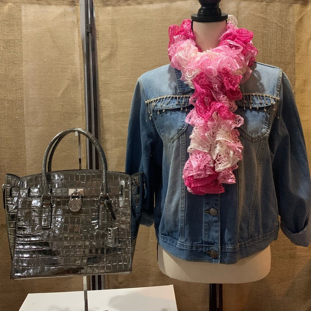 Crochet Ruffle Scarf- Pink and White